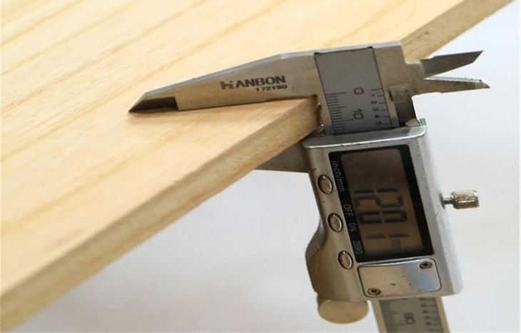 Clip installation hardwood flooring construction consists of just parquet or plank, clips and polyfoam underlay. Minimal construction height possible is 16 mm.